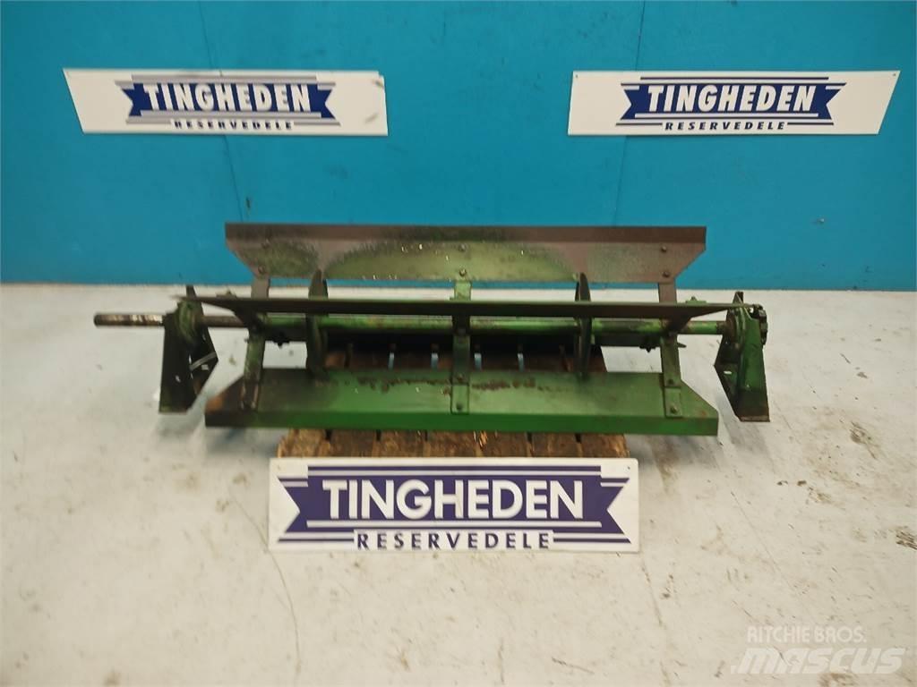 John Deere 1177 Разстилачки на пясък и сол