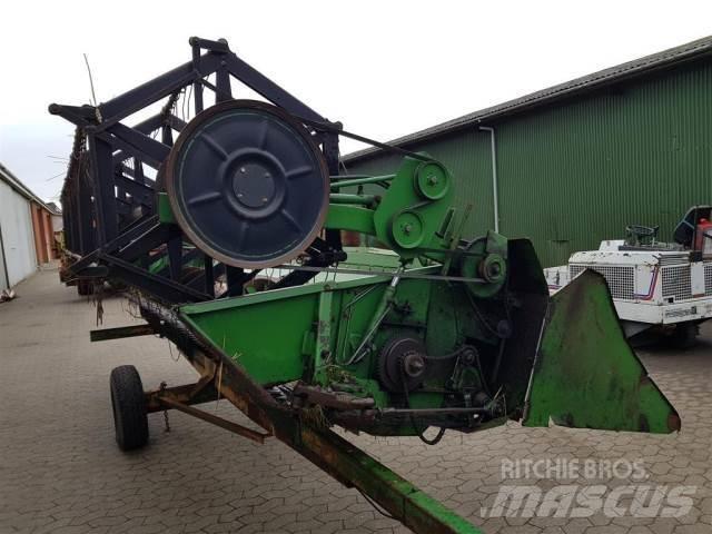 John Deere 16 Аксесоари  за комбайни