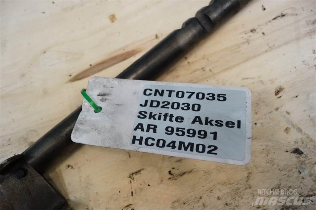 John Deere 2030 Предаване
