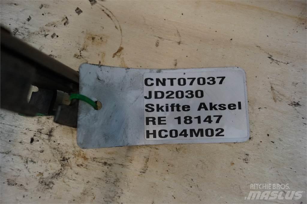 John Deere 2030 Предаване