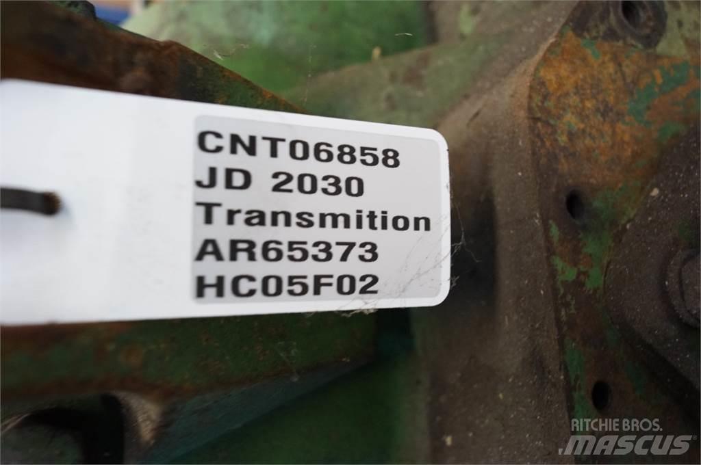John Deere 2030 Предаване