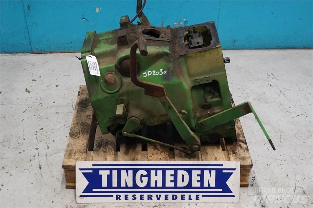 John Deere 2030 Предаване