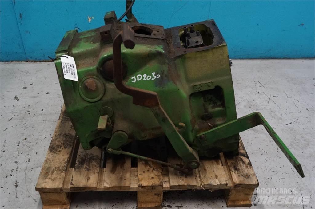 John Deere 2030 Предаване