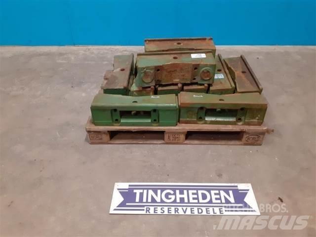John Deere 2040 Предни тежести
