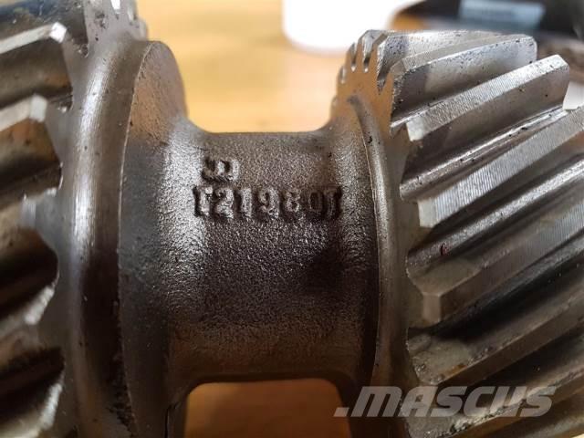 John Deere 2040 Предаване