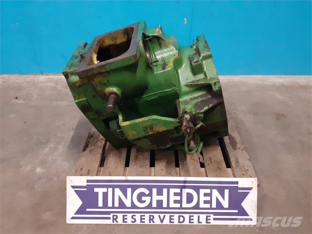 John Deere 2040 Предаване