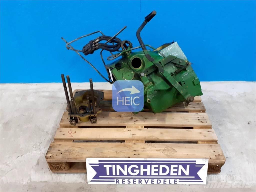 John Deere 2040 Предаване
