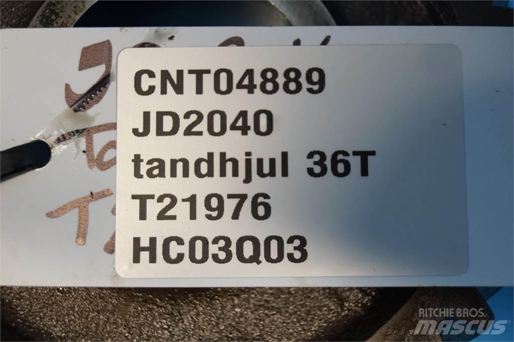 John Deere 2040 Предаване