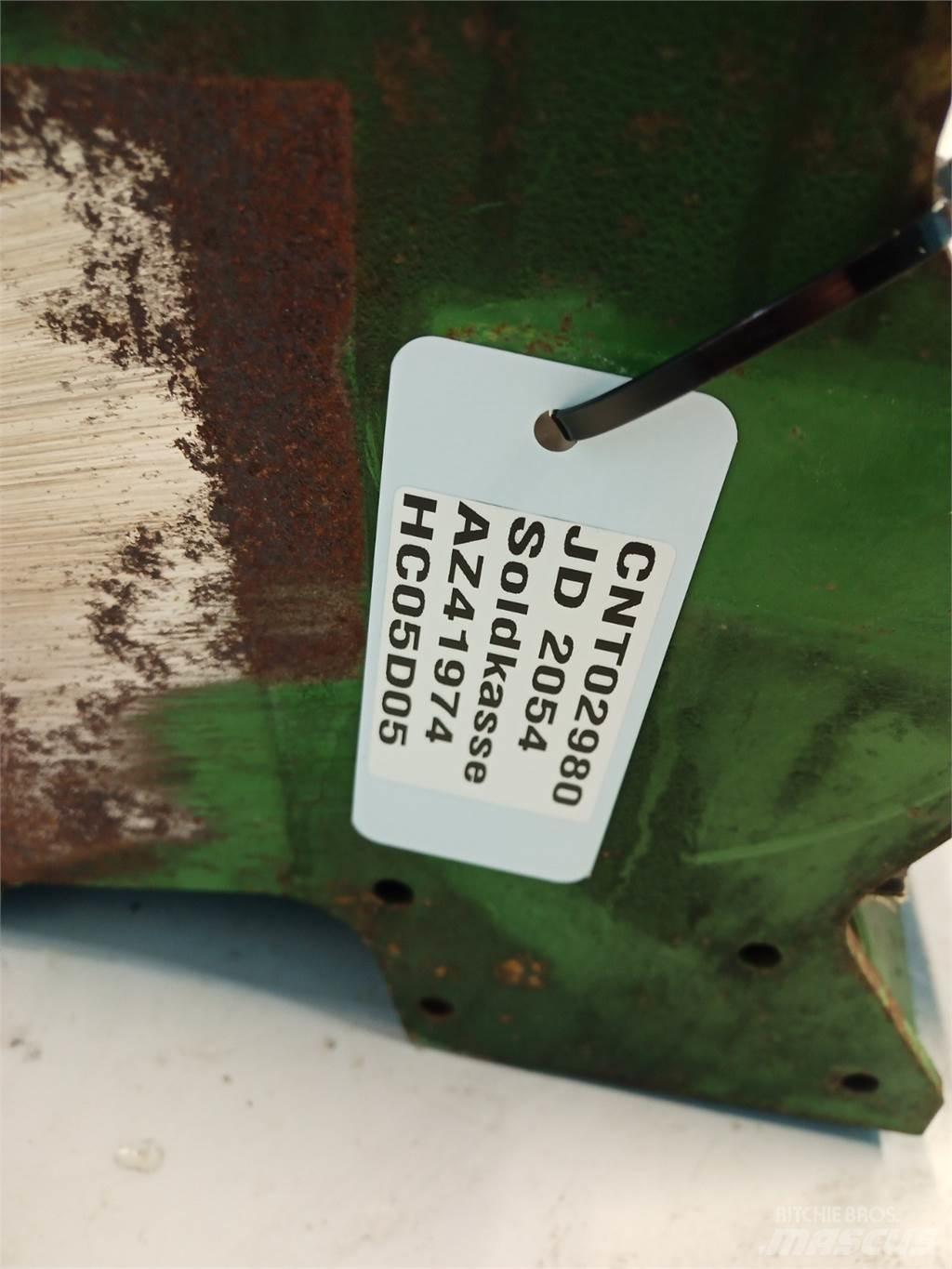 John Deere 2054 Разстилачки на пясък и сол
