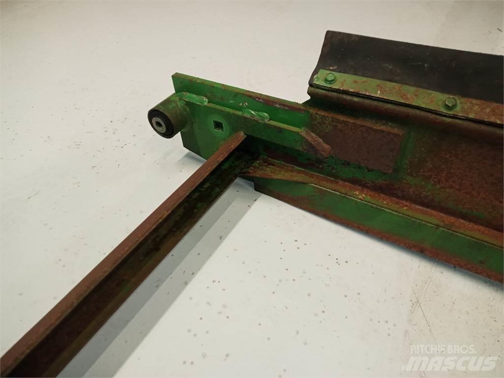 John Deere 2054 Разстилачки на пясък и сол