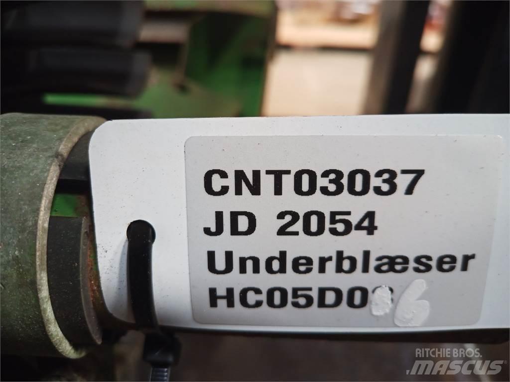 John Deere 2054 Разстилачки на пясък и сол