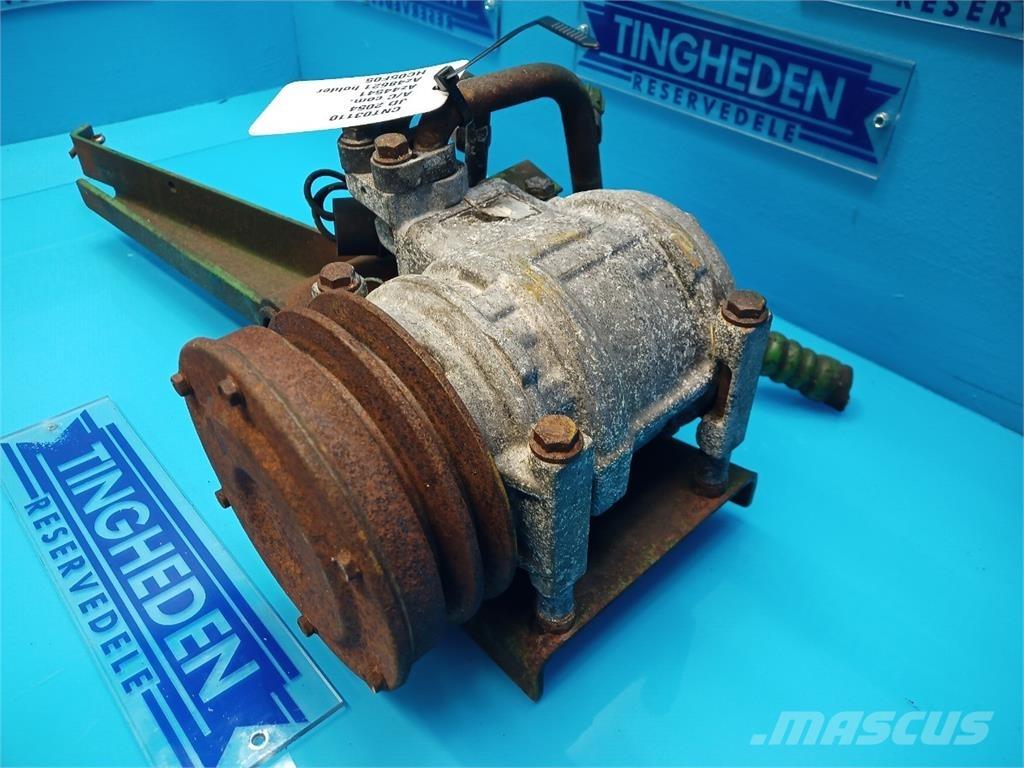 John Deere 2054 Кабина