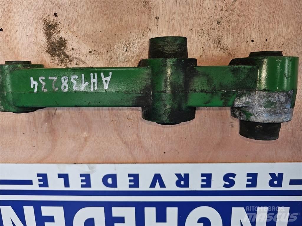 John Deere 2054 Разстилачки на пясък и сол