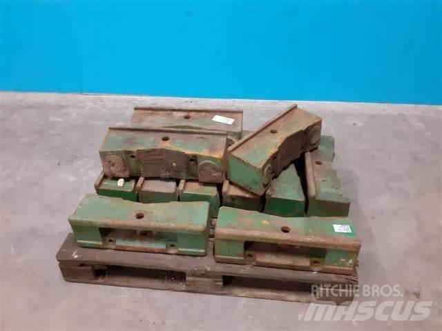 John Deere 2140 Предни тежести
