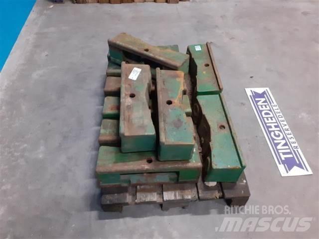 John Deere 2140 Предни тежести
