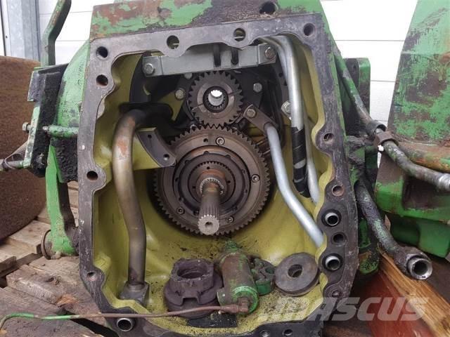 John Deere 2140 Предаване