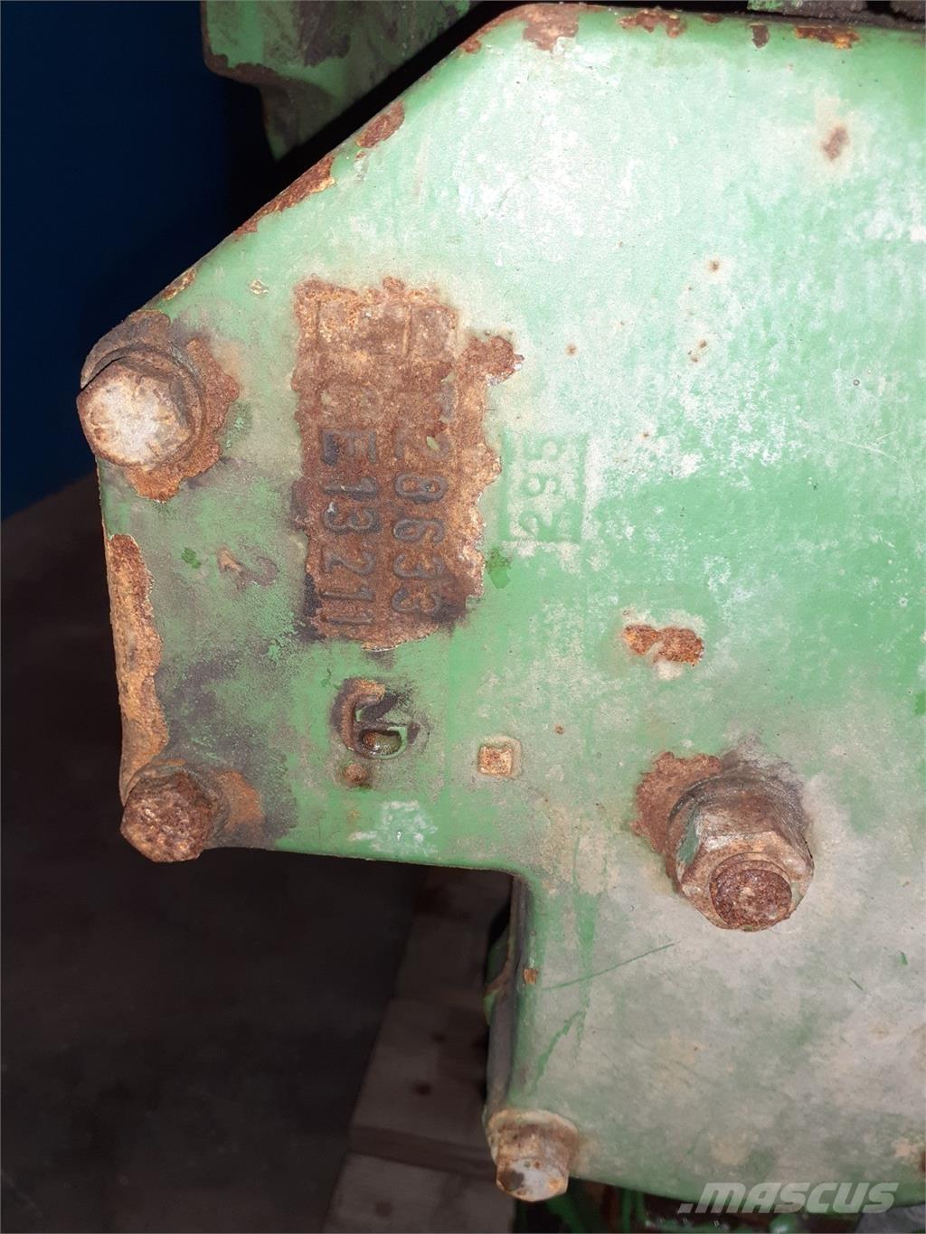 John Deere 2840 Предаване