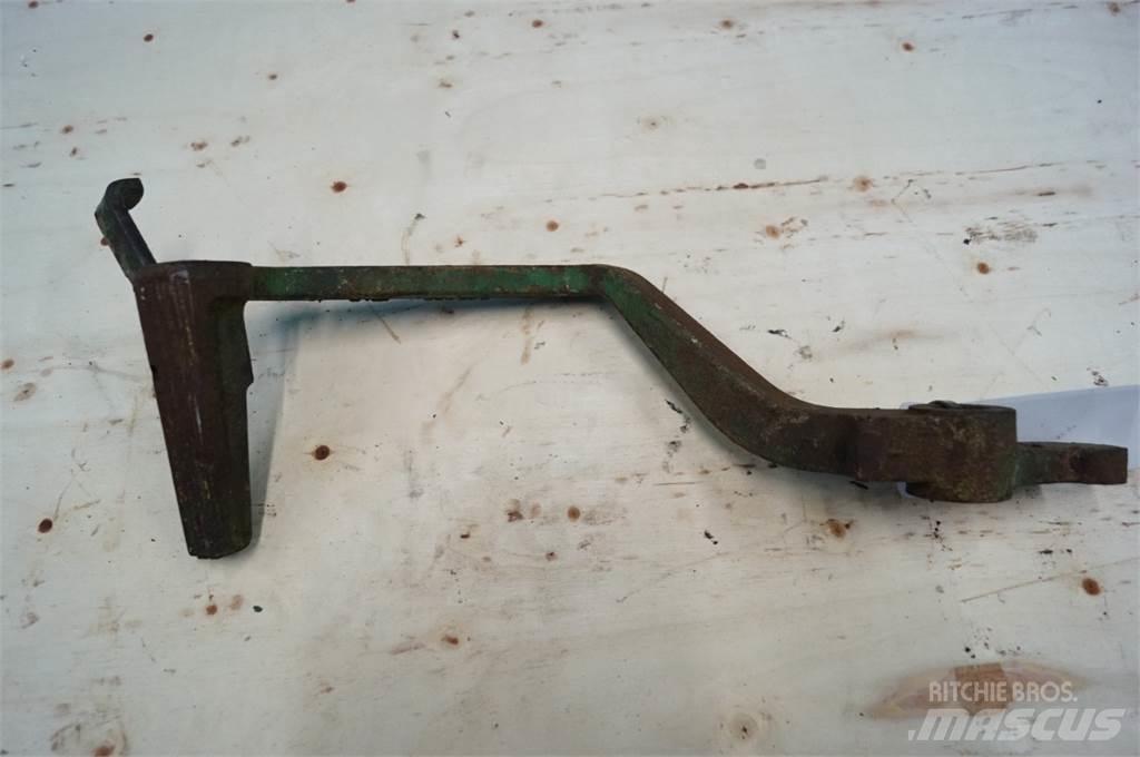 John Deere 2950 Предаване