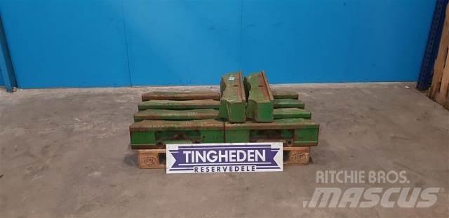John Deere 3040 Предни тежести
