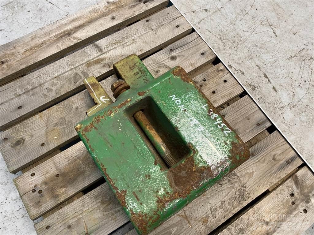 John Deere 3040 Предни тежести
