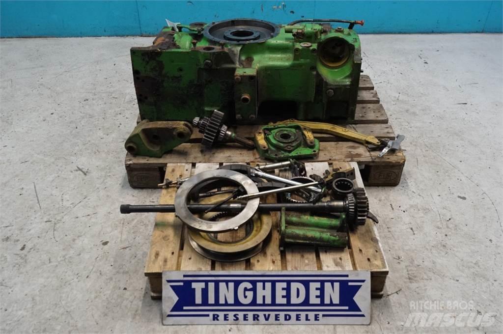 John Deere 3040 Предаване