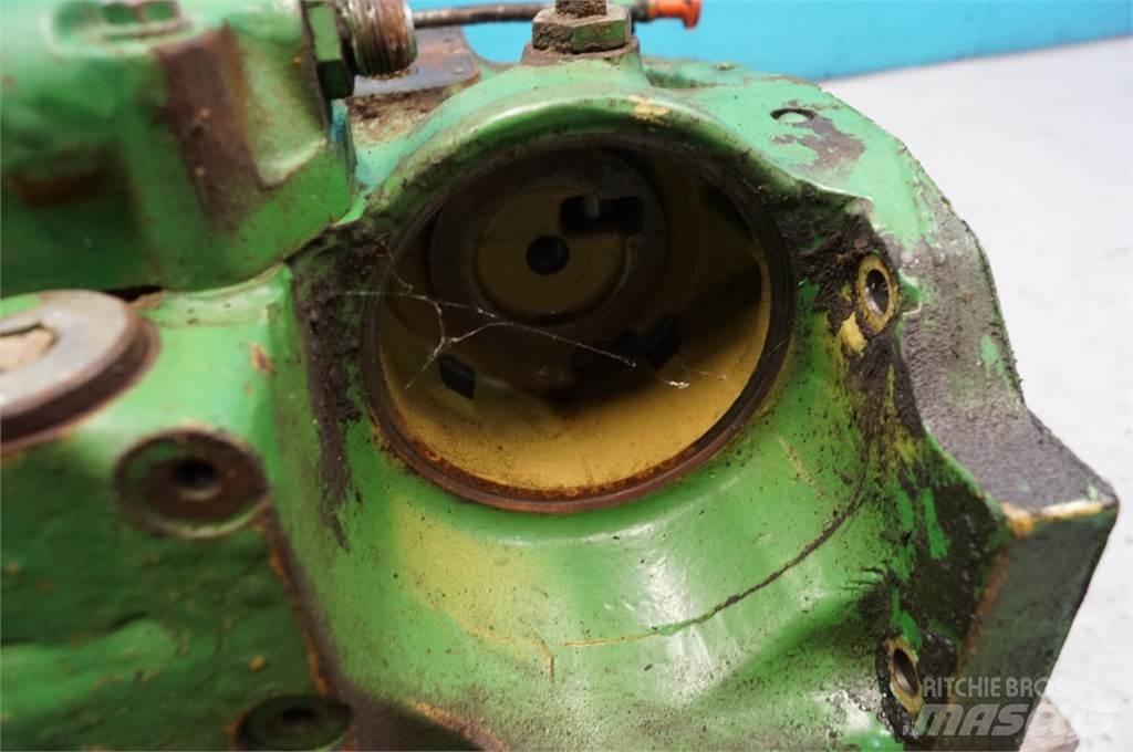 John Deere 3040 Предаване