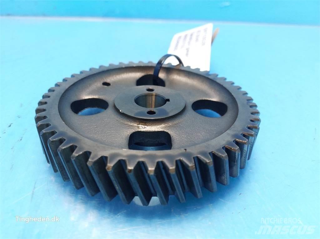 John Deere 3040 Предаване