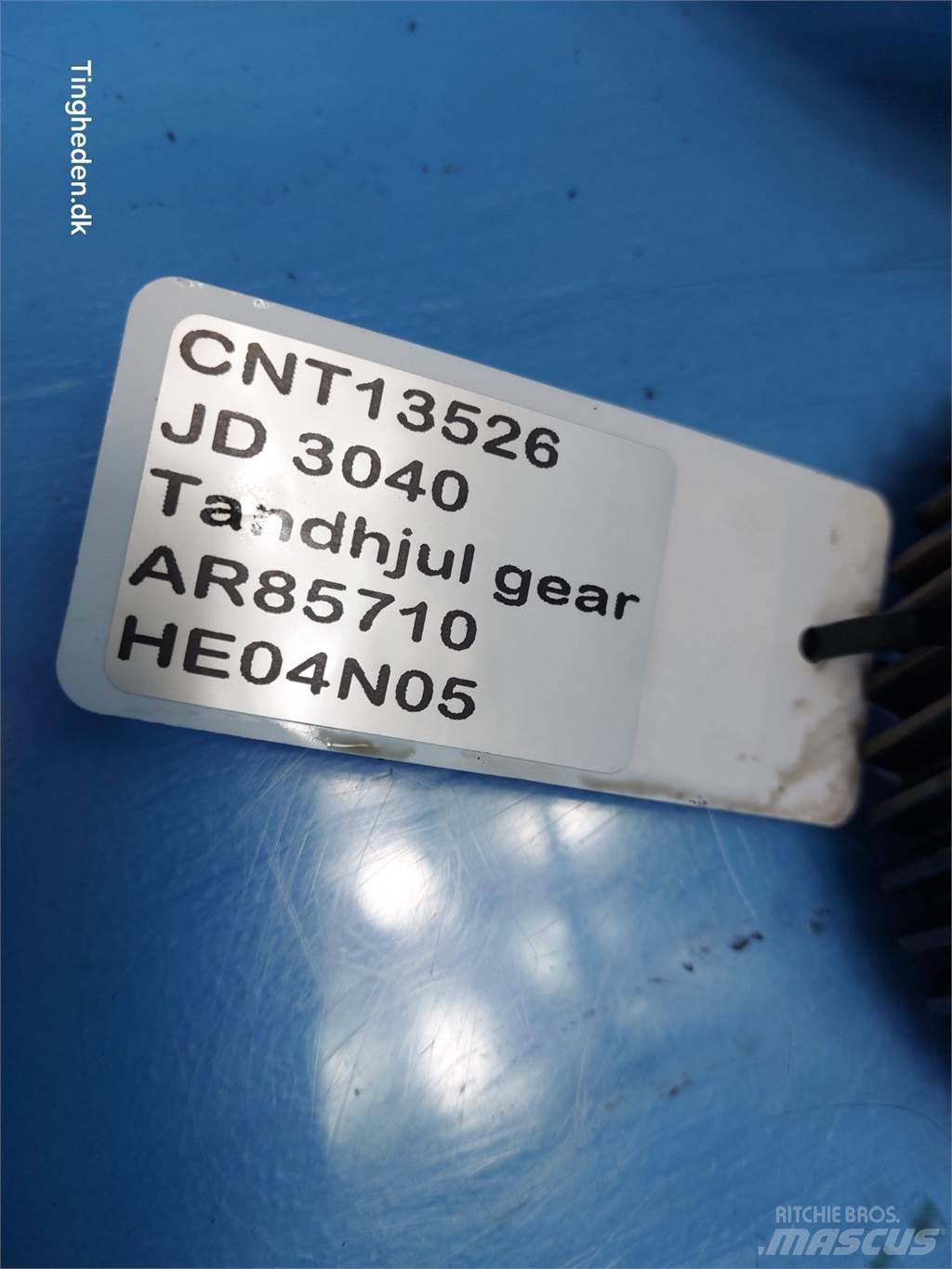 John Deere 3040 Предаване