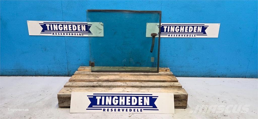 John Deere 3040 Кабина