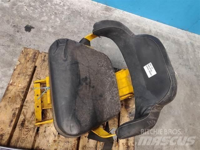 John Deere 310 Кабина