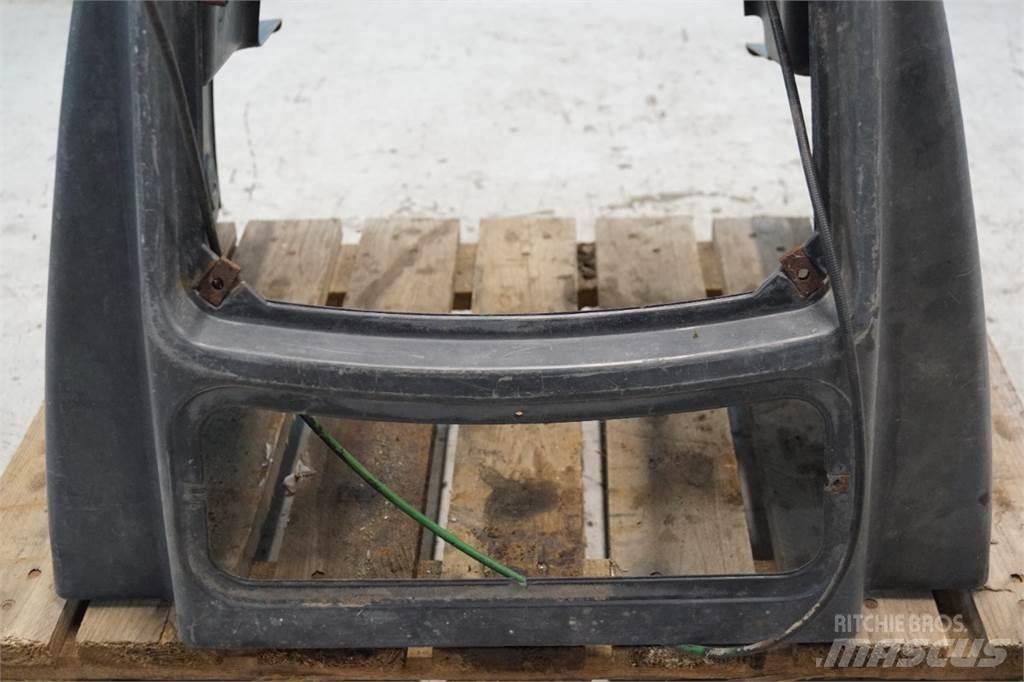 John Deere 3140 Кабина