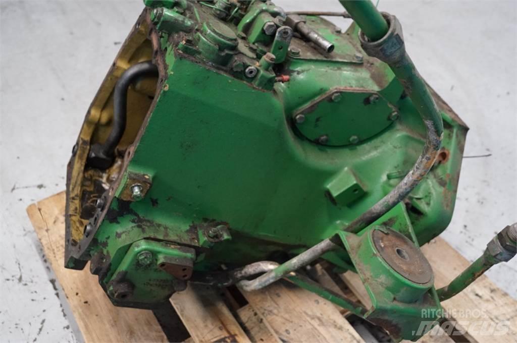 John Deere 3140 Предаване