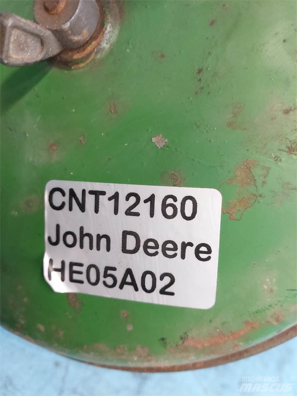 John Deere 3340 Двигатели