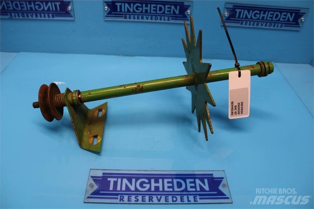John Deere 348 Стяги за бали