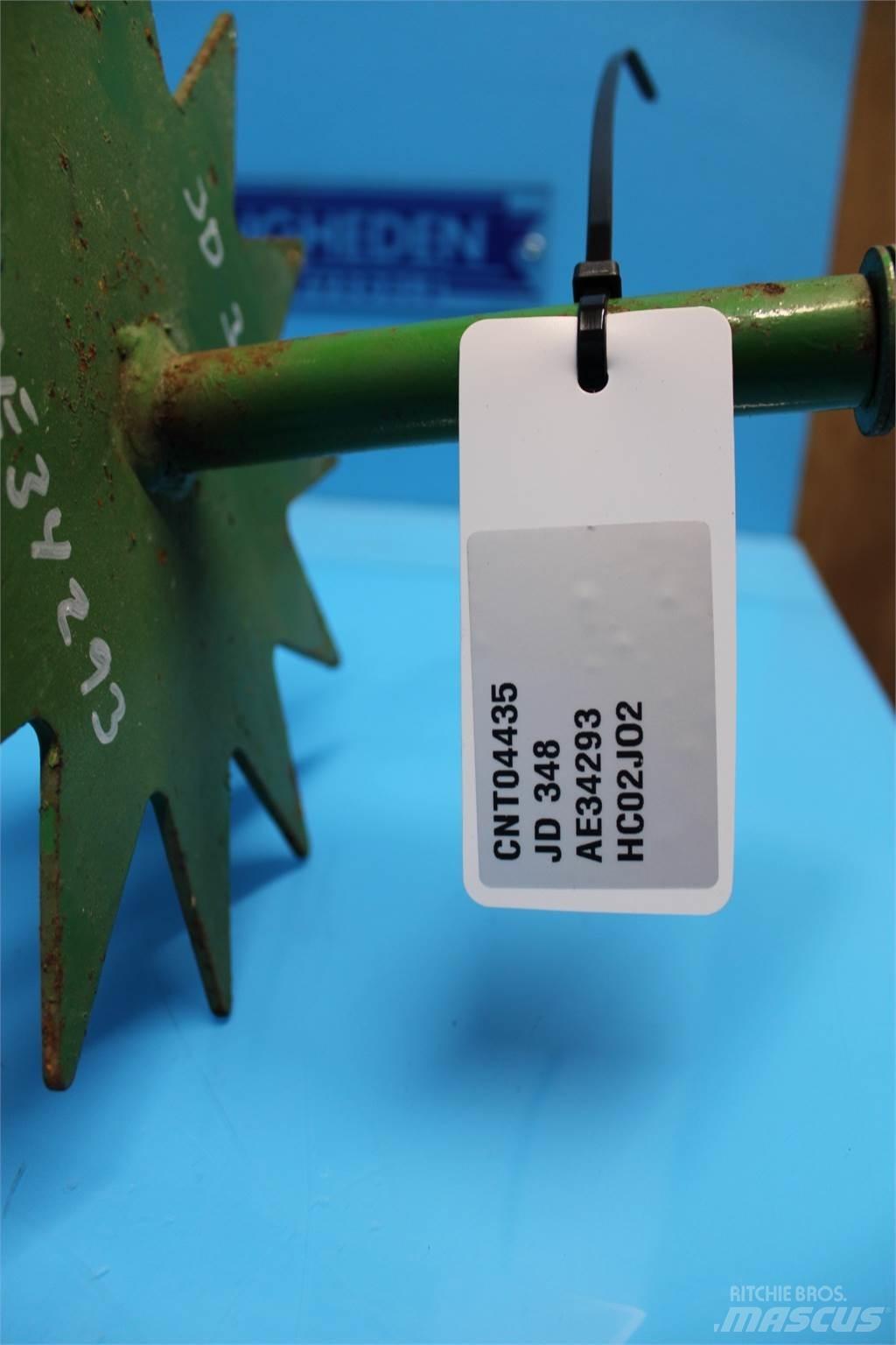 John Deere 348 Стяги за бали