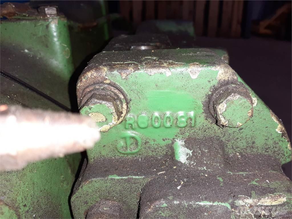 John Deere 4040 Предаване