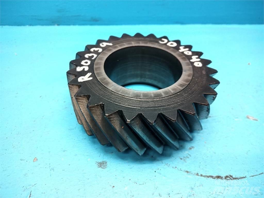 John Deere 4040 Предаване