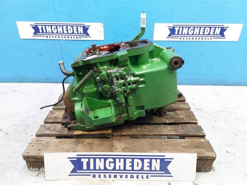 John Deere 4040S Предаване