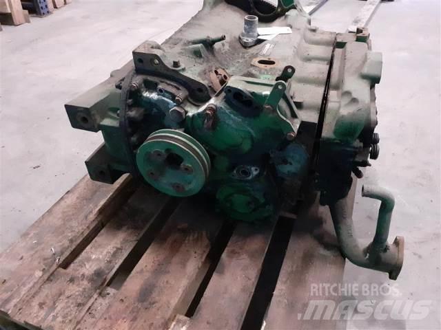 John Deere 4239 Двигатели