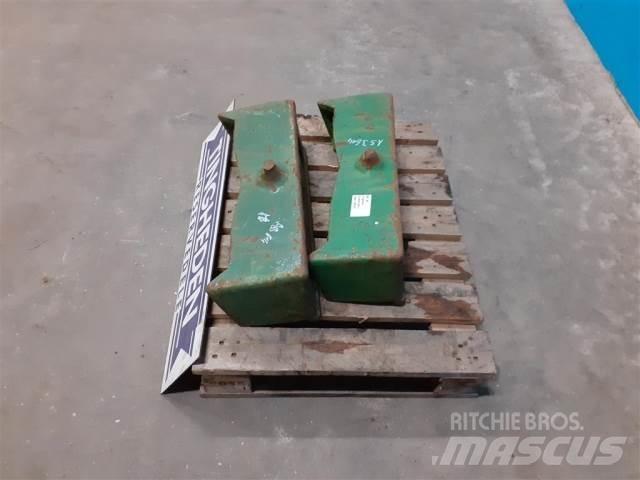John Deere 4240 Предни тежести
