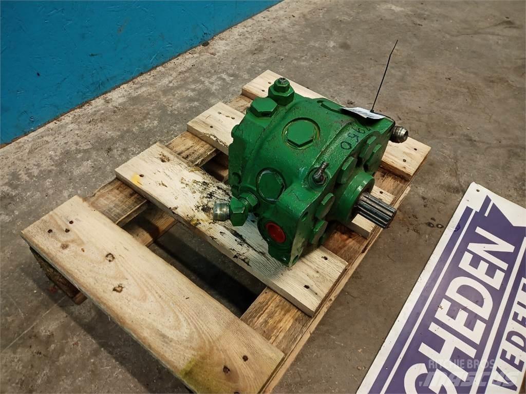 John Deere 4240 Хидравлични
