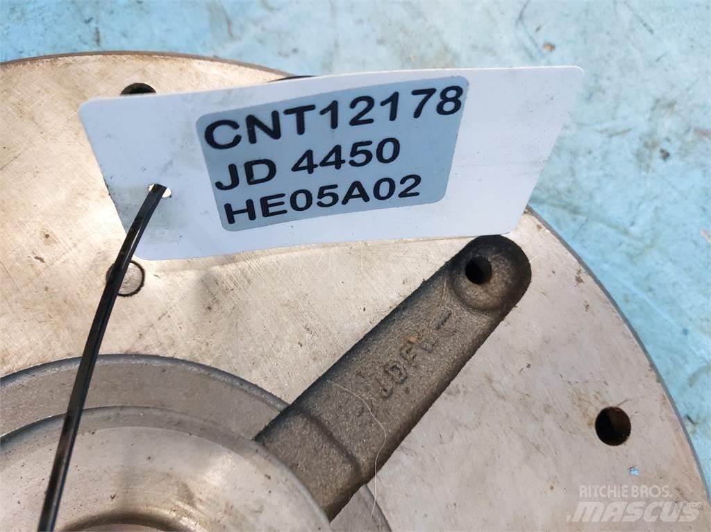 John Deere 4450 Предаване