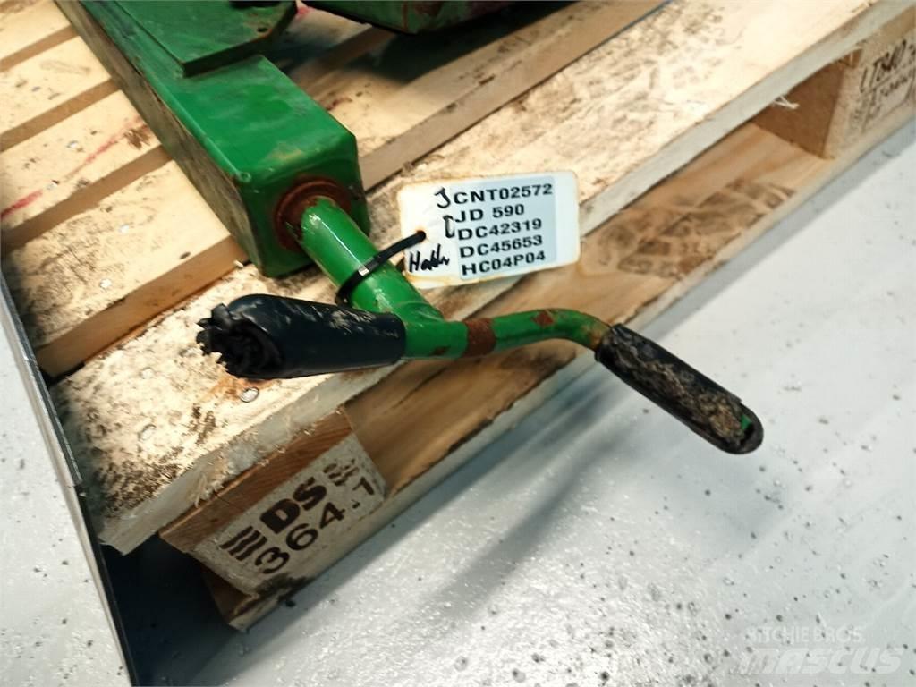 John Deere 590 Пресяващи кофи
