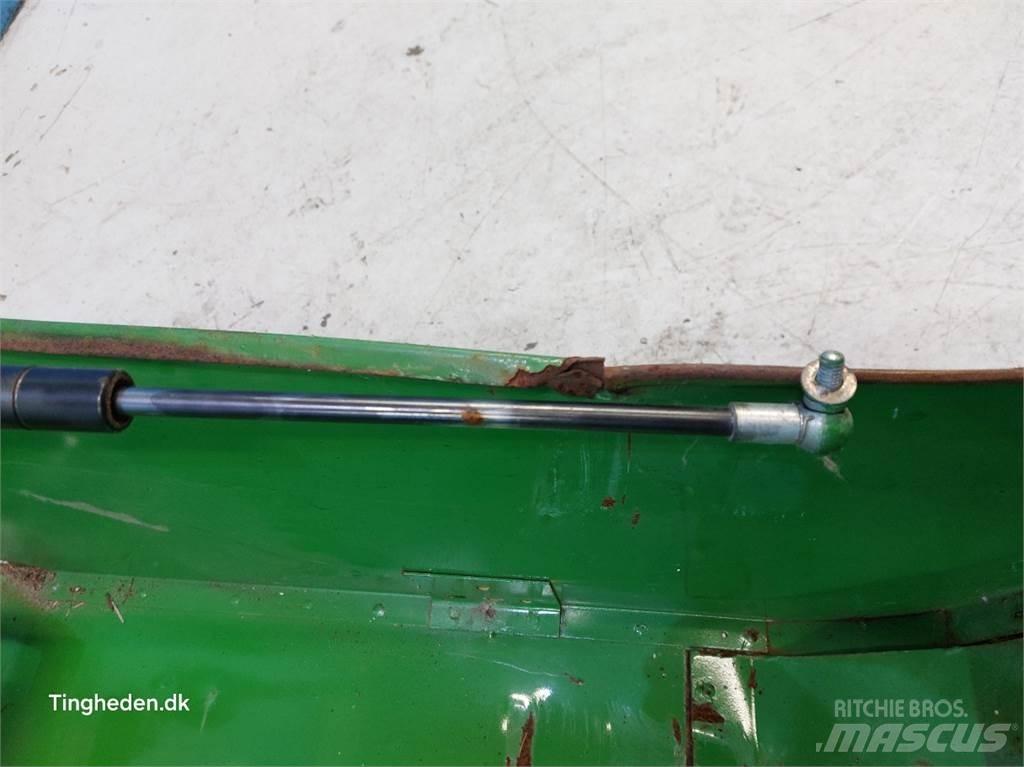 John Deere 590 Пресяващи кофи
