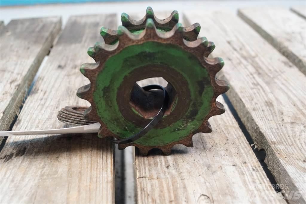 John Deere 592 Предаване