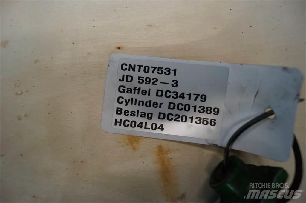 John Deere 592 Друга техника за жънене на фураж