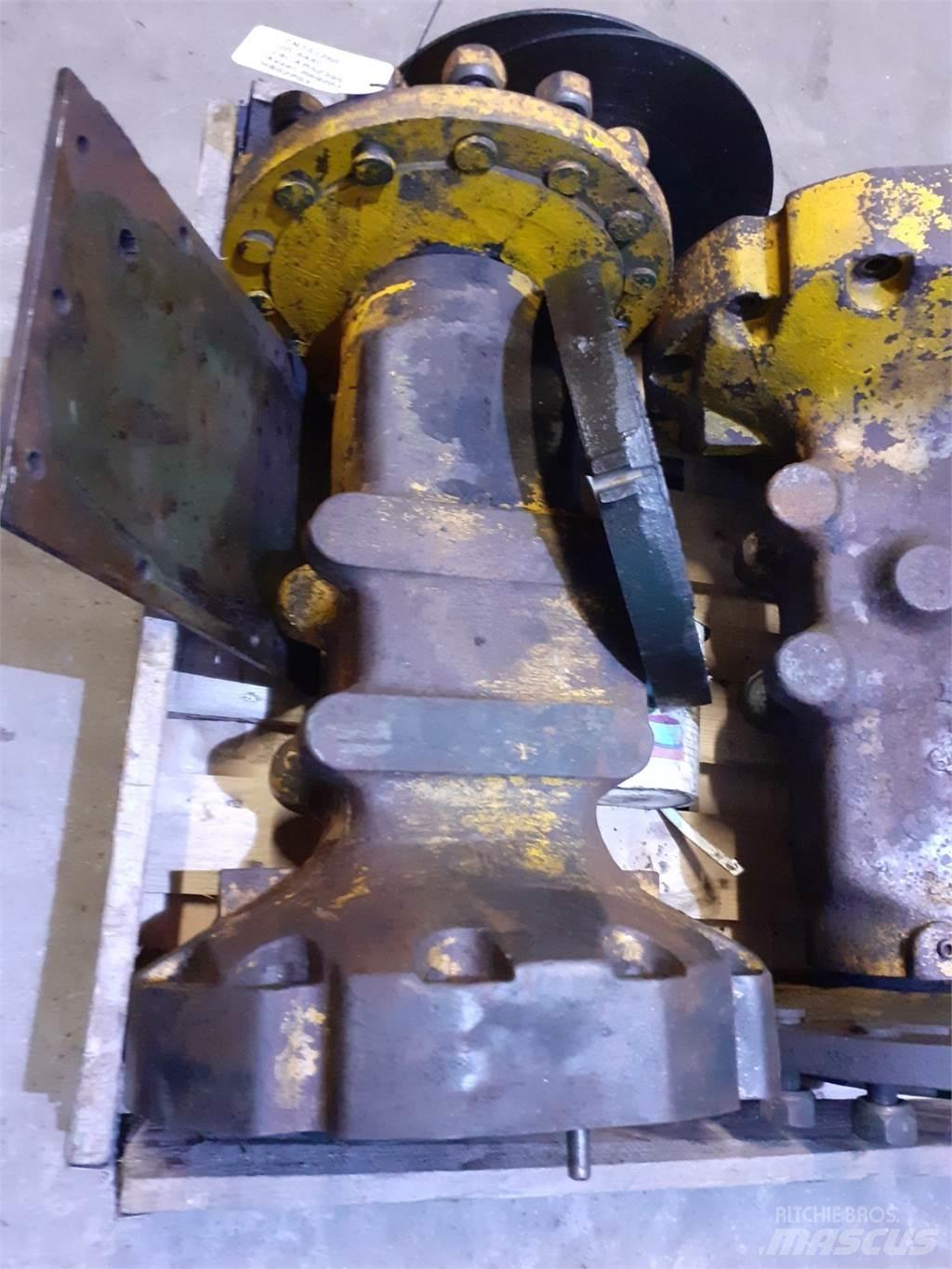 John Deere 644C Оси
