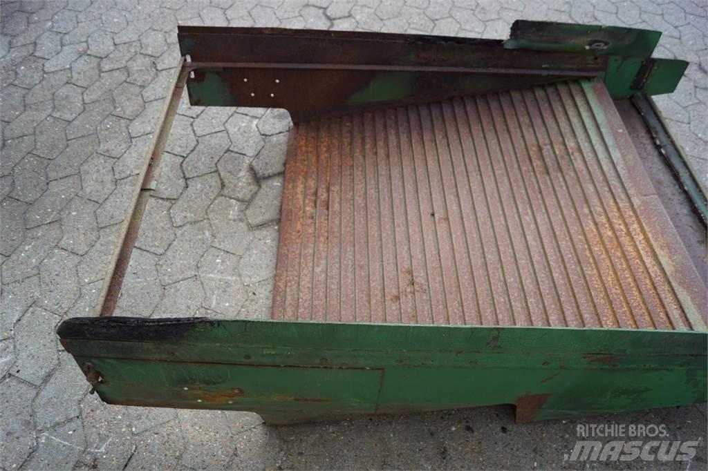 John Deere 952 Разстилачки на пясък и сол