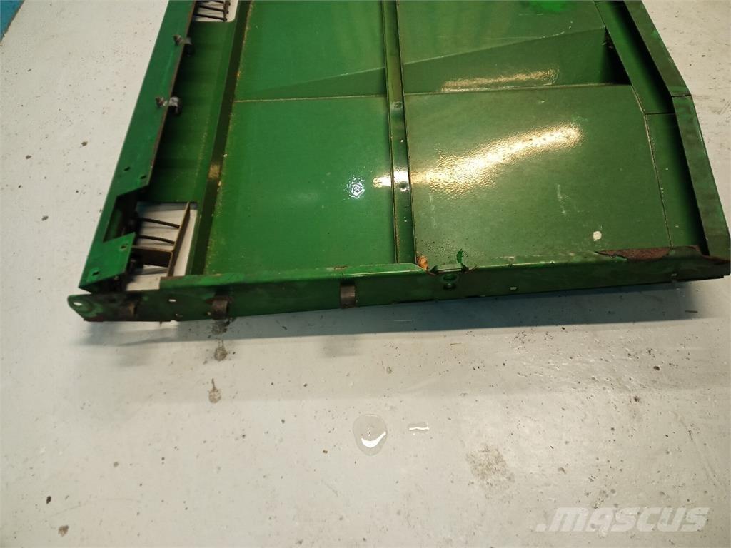 John Deere 9540 Разстилачки на пясък и сол
