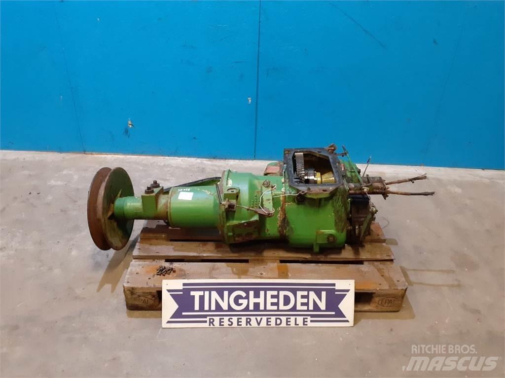 John Deere 955 Предаване